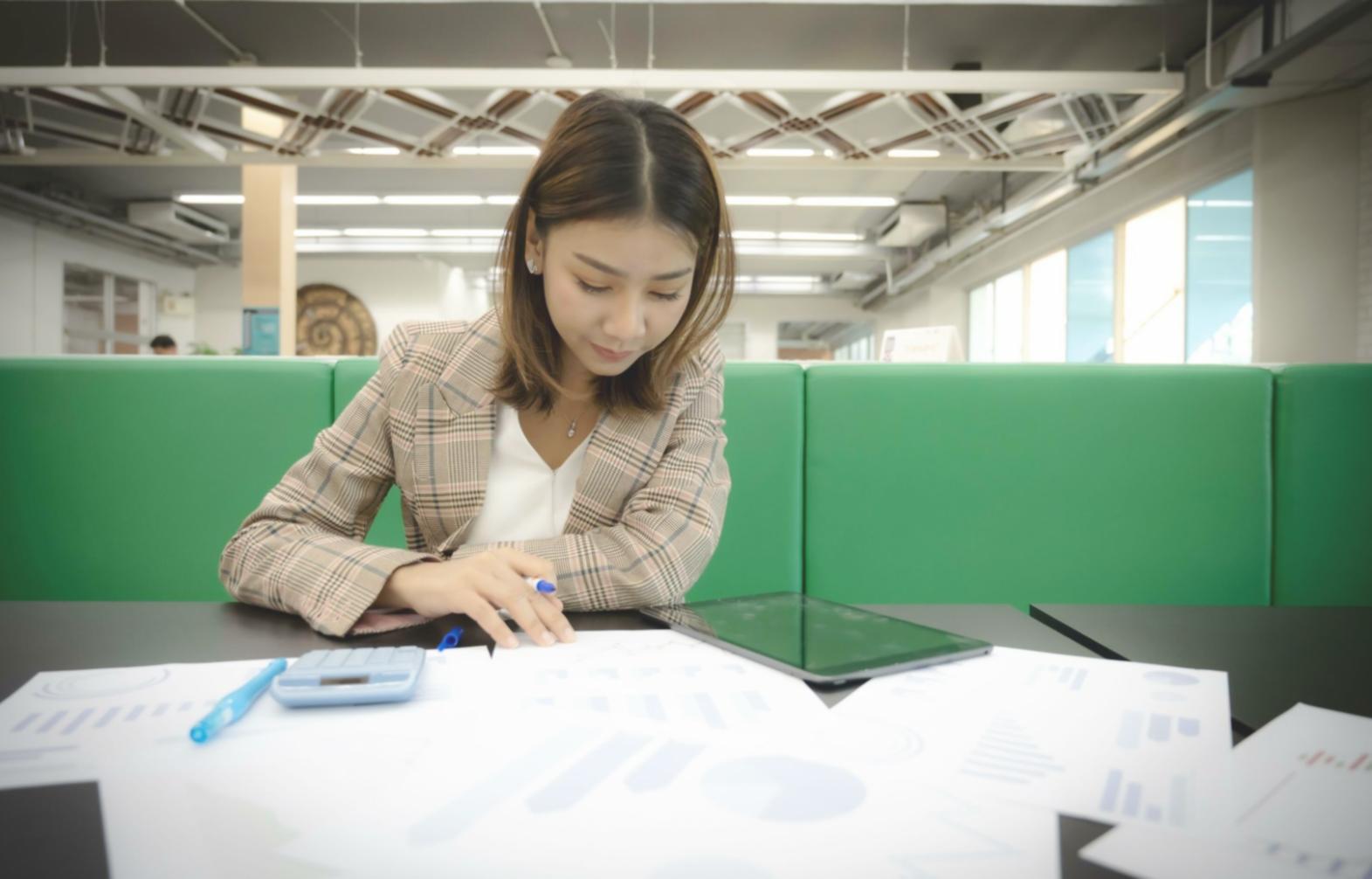 Professionelle Make-up Pinsel Kollektion und Beauty-Werkzeuge in unserer Ausstellung